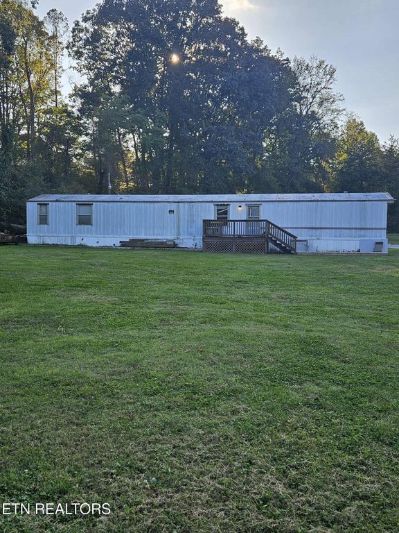 814 Hassler Mill Rd, Harriman, TN 37748