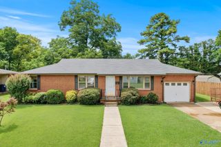 821 Stanhope Drive NE, Huntsville, AL 35801