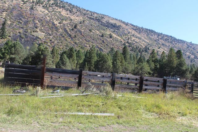 12046 Old Fort Road, Klamath Falls, OR 97601