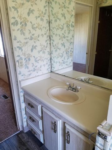 12046 Old Fort Road, Klamath Falls, OR 97601