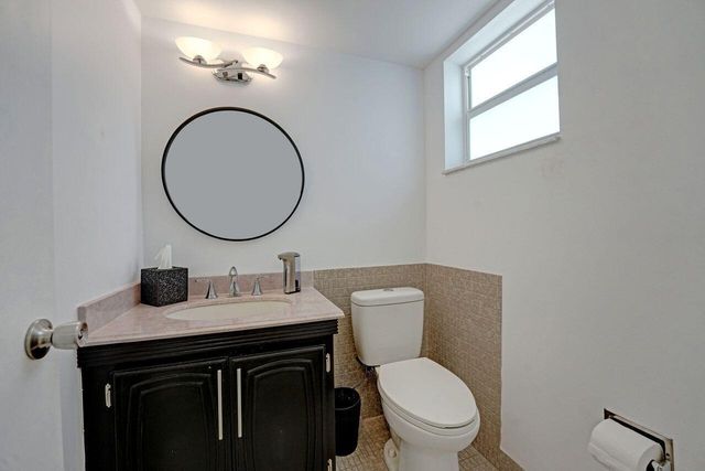 35 Colonial Club Drive 203, Boynton Beach, FL 33435