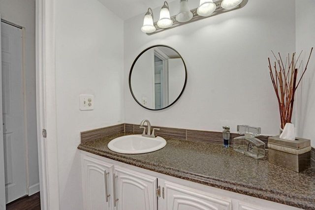 35 Colonial Club Drive 203, Boynton Beach, FL 33435