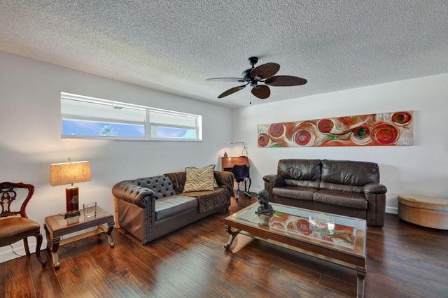 35 Colonial Club Drive 203, Boynton Beach, FL 33435