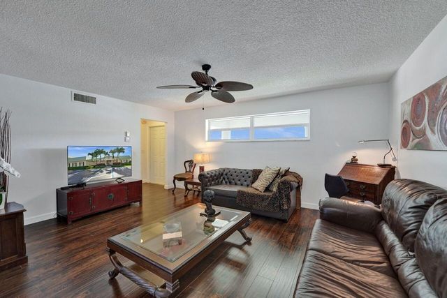35 Colonial Club Drive 203, Boynton Beach, FL 33435