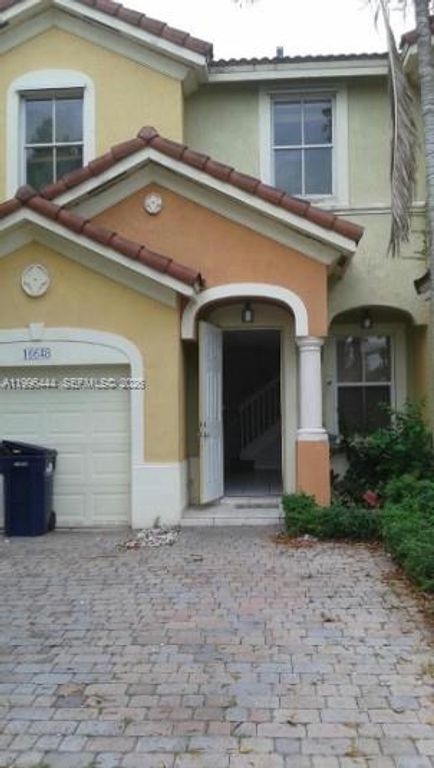 16648 SW 83rd Lane 16648, Miami, FL 33193