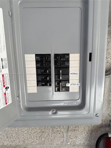 2051 NW 112th Ave 122, Sweetwater, FL 33172