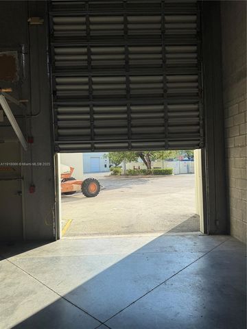 2051 NW 112th Ave 122, Sweetwater, FL 33172