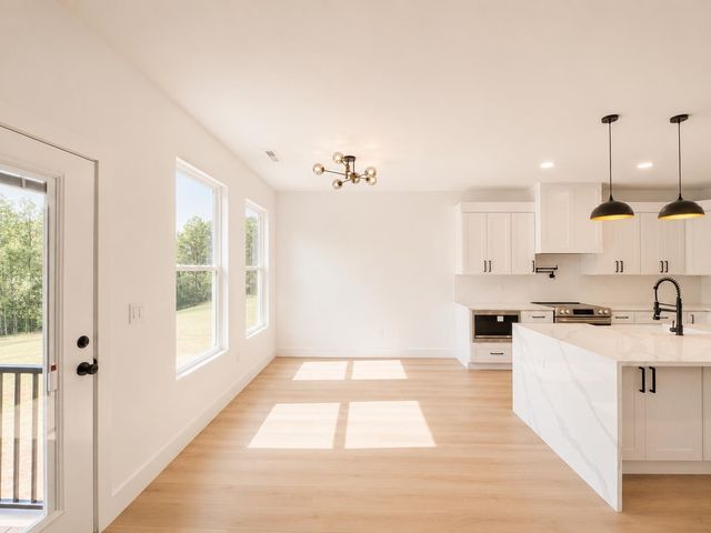 500 Skyline Drive, Campobello, SC 29322