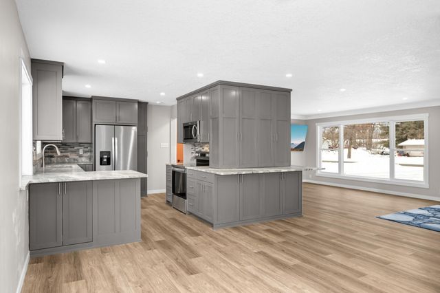 9181 31st Street N, Lake Elmo, MN 55042