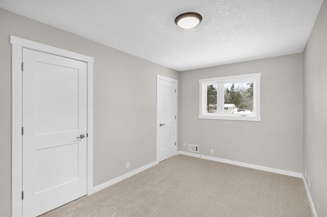 9181 31st Street N, Lake Elmo, MN 55042