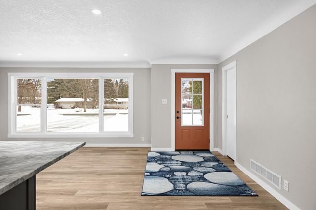 9181 31st Street N, Lake Elmo, MN 55042