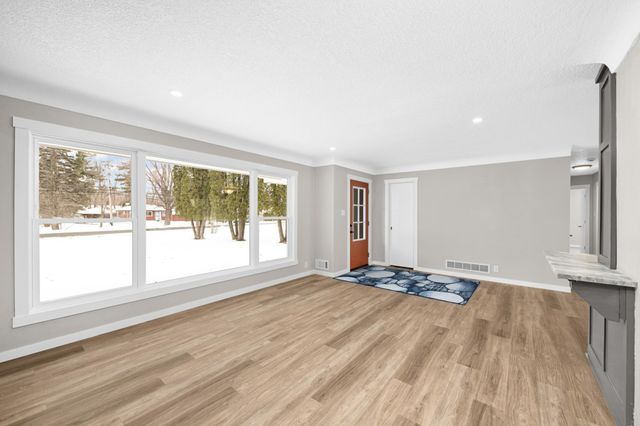 9181 31st Street N, Lake Elmo, MN 55042