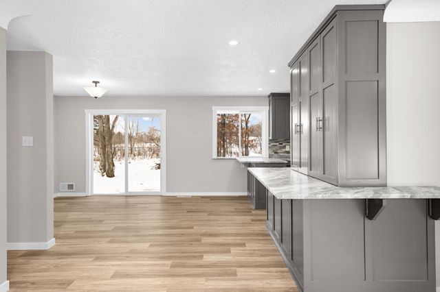 9181 31st Street N, Lake Elmo, MN 55042