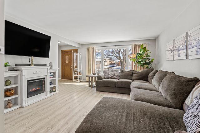 17374 Overhill Avenue, Tinley Park, IL 60477