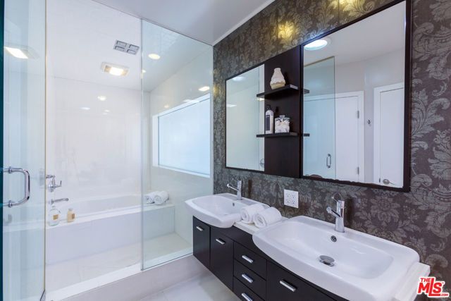 465 S Sherbourne Drive, Los Angeles, CA 90048