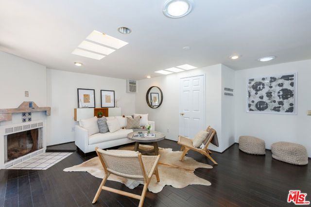 465 S Sherbourne Drive, Los Angeles, CA 90048