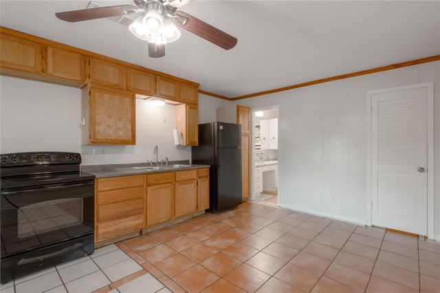 1412 22nd Street B, Huntsville, TX 77340