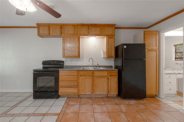 1412 22nd Street B, Huntsville, TX 77340