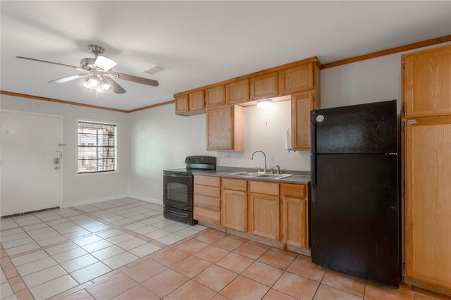 1412 22nd Street B, Huntsville, TX 77340