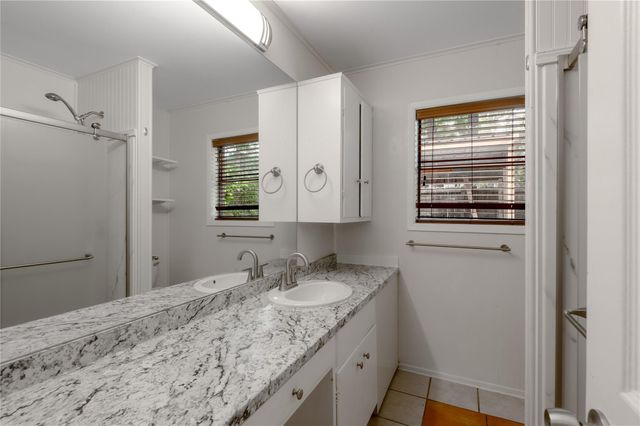 1412 22nd Street B, Huntsville, TX 77340