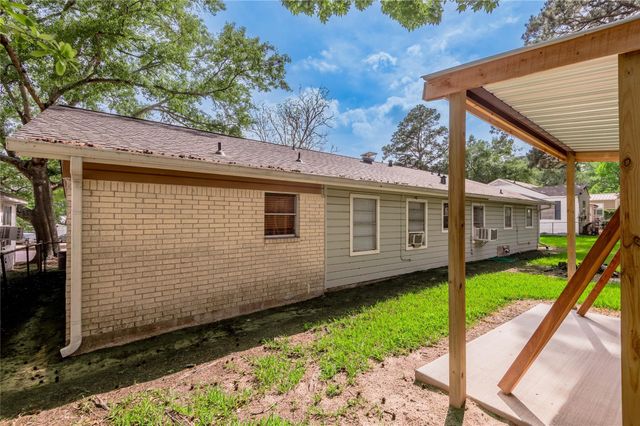1412 22nd Street B, Huntsville, TX 77340