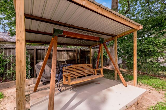 1412 22nd Street B, Huntsville, TX 77340