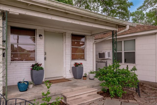 1412 22nd Street B, Huntsville, TX 77340