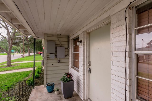 1412 22nd Street B, Huntsville, TX 77340