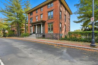 34 Charter Oak Place 3, Hartford, CT 06106