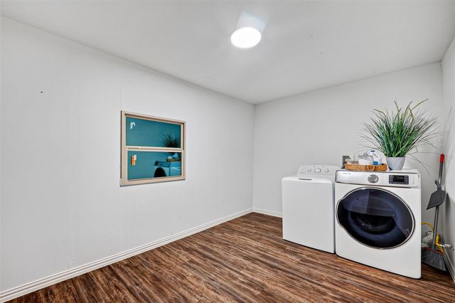 313 S Carroll Street, La Porte, TX 77571