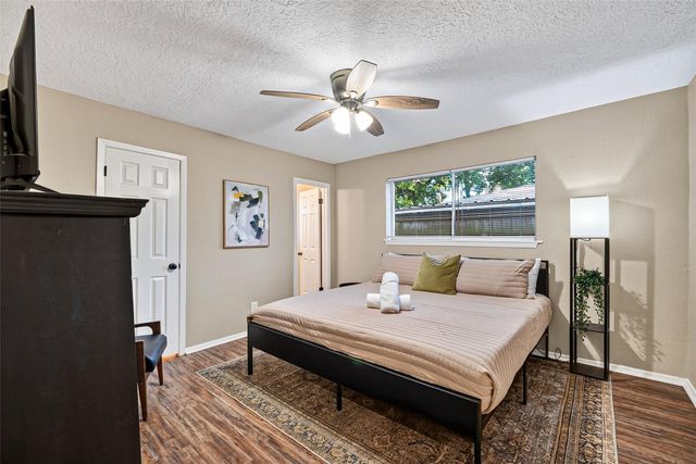313 S Carroll Street, La Porte, TX 77571