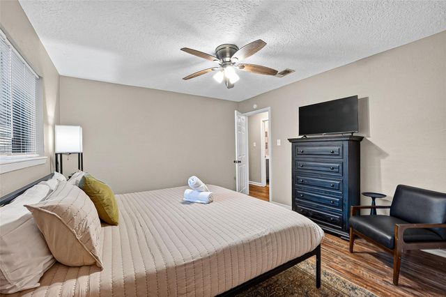 313 S Carroll Street, La Porte, TX 77571
