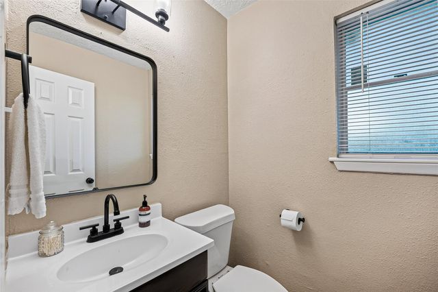 313 S Carroll Street, La Porte, TX 77571