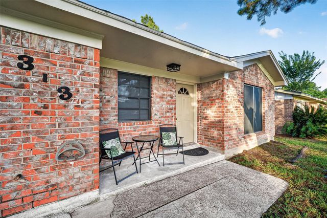 313 S Carroll Street, La Porte, TX 77571