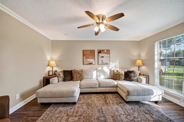 313 S Carroll Street, La Porte, TX 77571