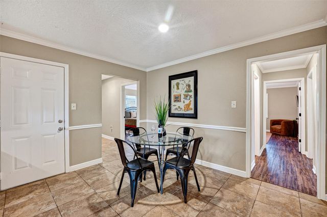 313 S Carroll Street, La Porte, TX 77571