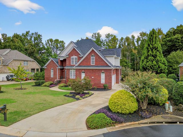 371 Benford Dr, Boiling Springs, SC 29316