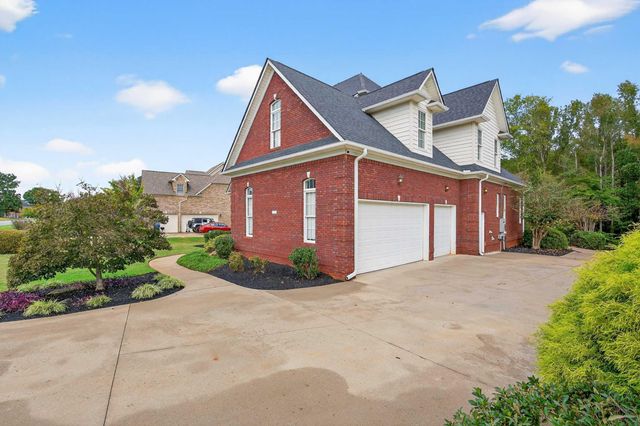 371 Benford Dr, Boiling Springs, SC 29316