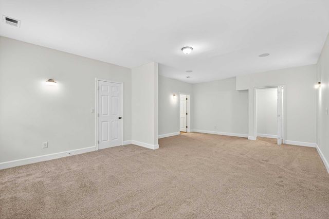 371 Benford Dr, Boiling Springs, SC 29316