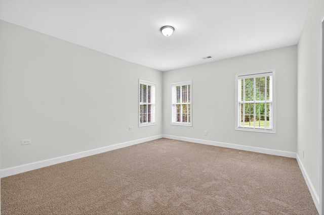 371 Benford Dr, Boiling Springs, SC 29316