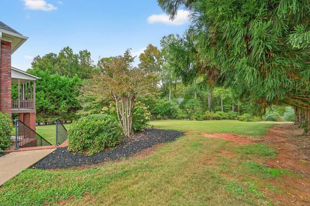 371 Benford Dr, Boiling Springs, SC 29316