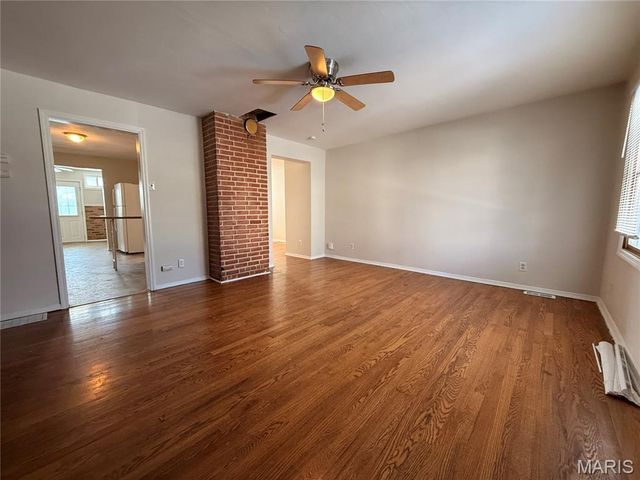 4552 Ray Avenue, St Louis, MO 63116