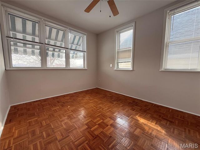 4552 Ray Avenue, St Louis, MO 63116