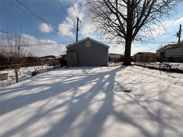 4552 Ray Avenue, St Louis, MO 63116