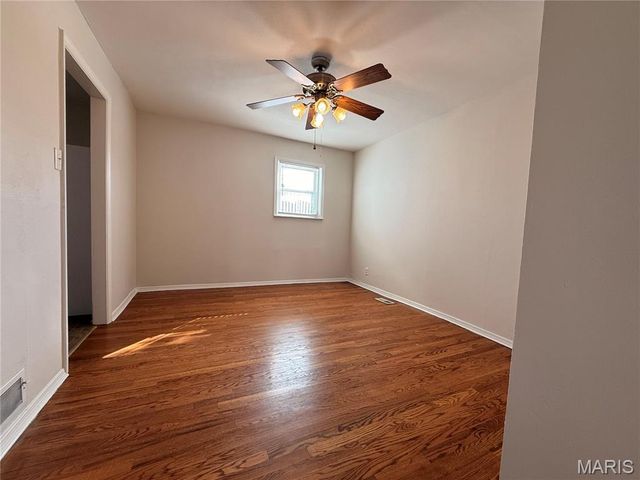 4552 Ray Avenue, St Louis, MO 63116