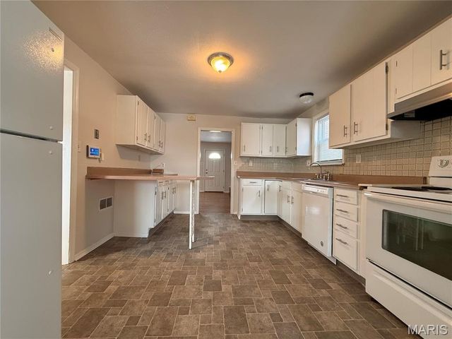 4552 Ray Avenue, St Louis, MO 63116