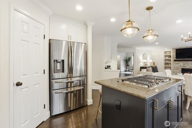 928 271st Avenue SE, Sammamish, WA 98075