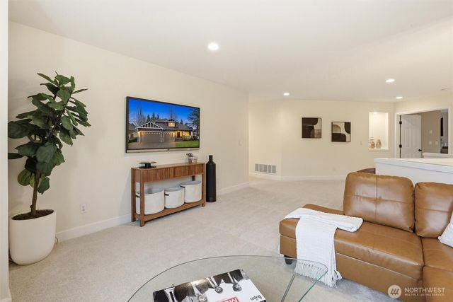 928 271st Avenue SE, Sammamish, WA 98075