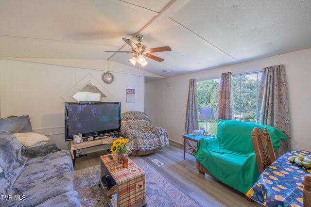 7680 Warrensburg Road, Mosheim, TN 37818