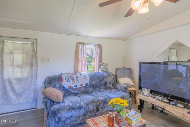 7680 Warrensburg Road, Mosheim, TN 37818